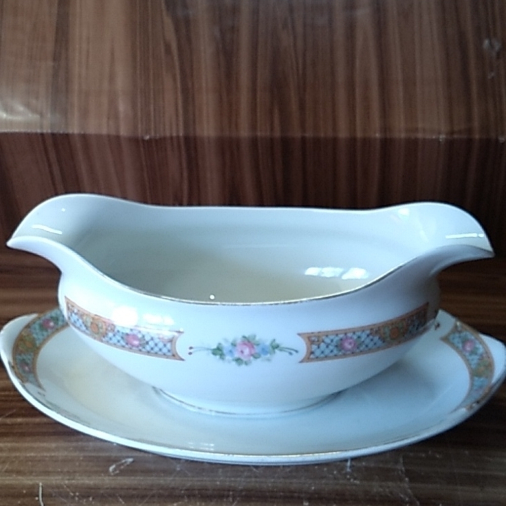 Vintage Nortake Nippon The Luzon gravy bowl 🥣